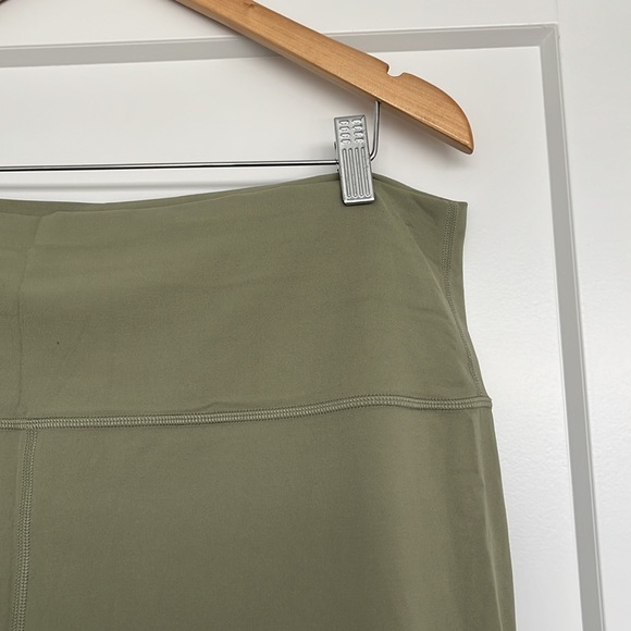 NWOT lululemon HR Align pant - sage green - Size 18 - Picture 2 of 5